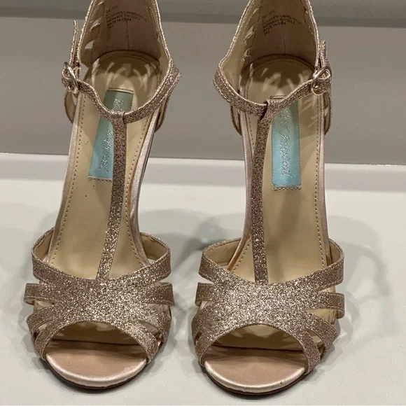 Blue by Betsey Johnson Heels Womens 6 Champagne Glitter T-Strap Peep Toe - Picture 4 of 4